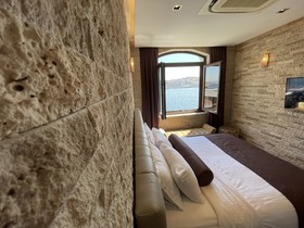 Weingart Port Hotel