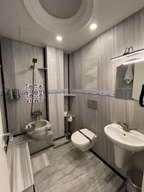 Weingart Port Hotel
