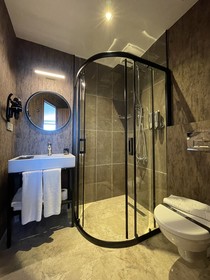 Weingart Port Hotel
