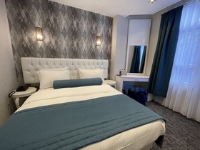 Weingart Port Hotel