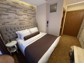 Weingart Port Hotel