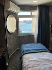 Weingart Port Hotel
