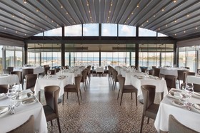 Wyndham Grand Istanbul Kalamis Marina Hotel