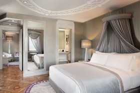 Wyndham Grand Istanbul Kalamis Marina Hotel