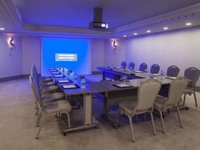 Wyndham Grand Istanbul Kalamis Marina Hotel