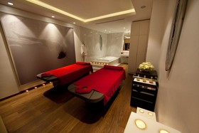 Wyndham Grand Istanbul Kalamis Marina Hotel