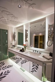Wyndham Grand Istanbul Kalamis Marina Hotel