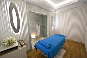 Wyndham Grand Istanbul Kalamis Marina Hotel