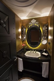 Wyndham Grand Istanbul Kalamis Marina Hotel