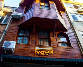 Yolo Hostel
