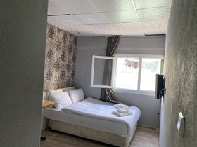 Zeus Convenient Suit Istanbul