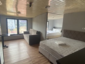 Zeus Convenient Suit Istanbul