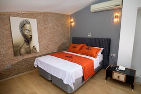 Zoom Hotel