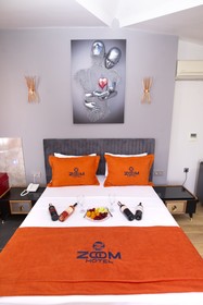 Zoom Hotel