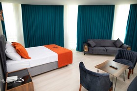Zoom Hotel