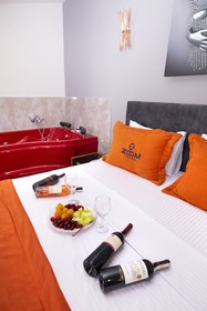 Zoom Hotel