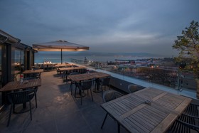 Wes Hotel