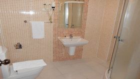 Nas Otel