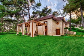 Marisstone Hotel Villa