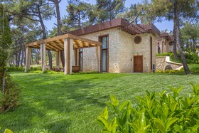 Marisstone Hotel Villa