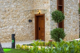Marisstone Hotel Villa