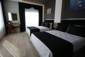 Golden Rose Deluxe Hotel