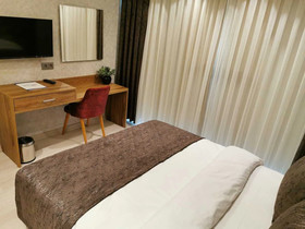 Golden Rose Deluxe Hotel