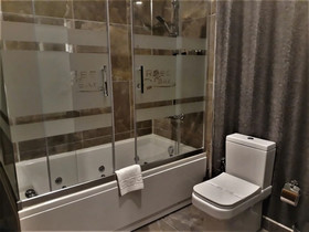 Golden Rose Deluxe Hotel