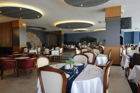 Golden Rose Deluxe Hotel