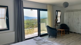 Beacon Hill Suites
