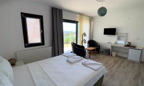 Beacon Hill Suites