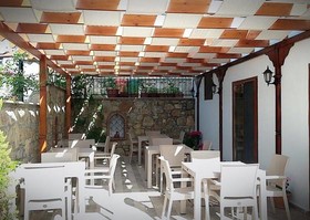 Kaya Hotel