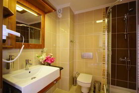 Otel Azmakhan
