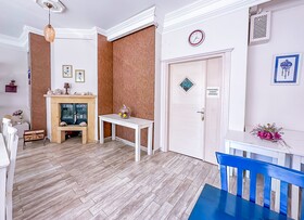 Abelia Hotel