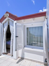 Abelia Hotel