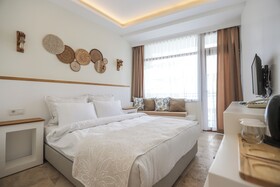 Ayvalik Mavi Çam Otel