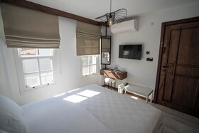Lina Guest House