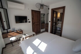 Lina Guest House