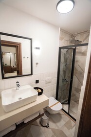 Lina Guest House