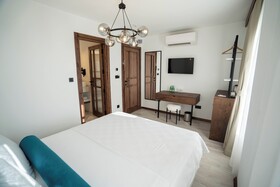 Lina Guest House