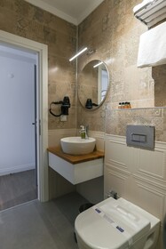 Adaloca Otel