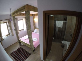 Bozcaada Iris Otel