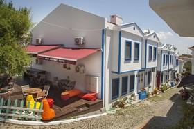 Iola Hotel