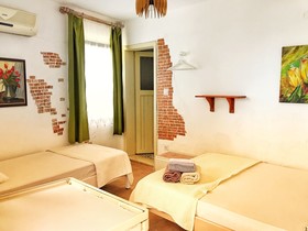 Tenedos Tatil Odalari