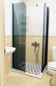 Arya Hotel