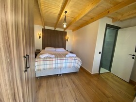 Tinos Otel & Bag Evi