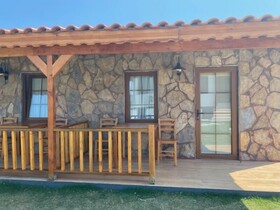 Tinos Otel & Bag Evi
