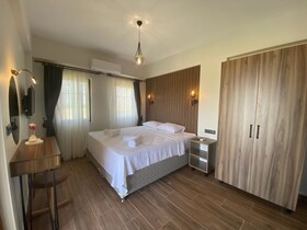 Tinos Otel & Bag Evi