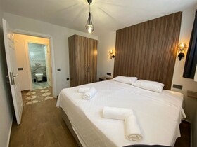 Tinos Otel & Bag Evi