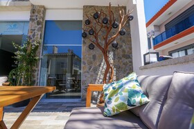 Dali Boutique Hotel